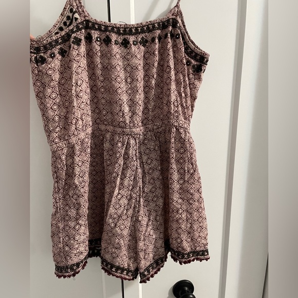 Romper - Picture 3 of 4